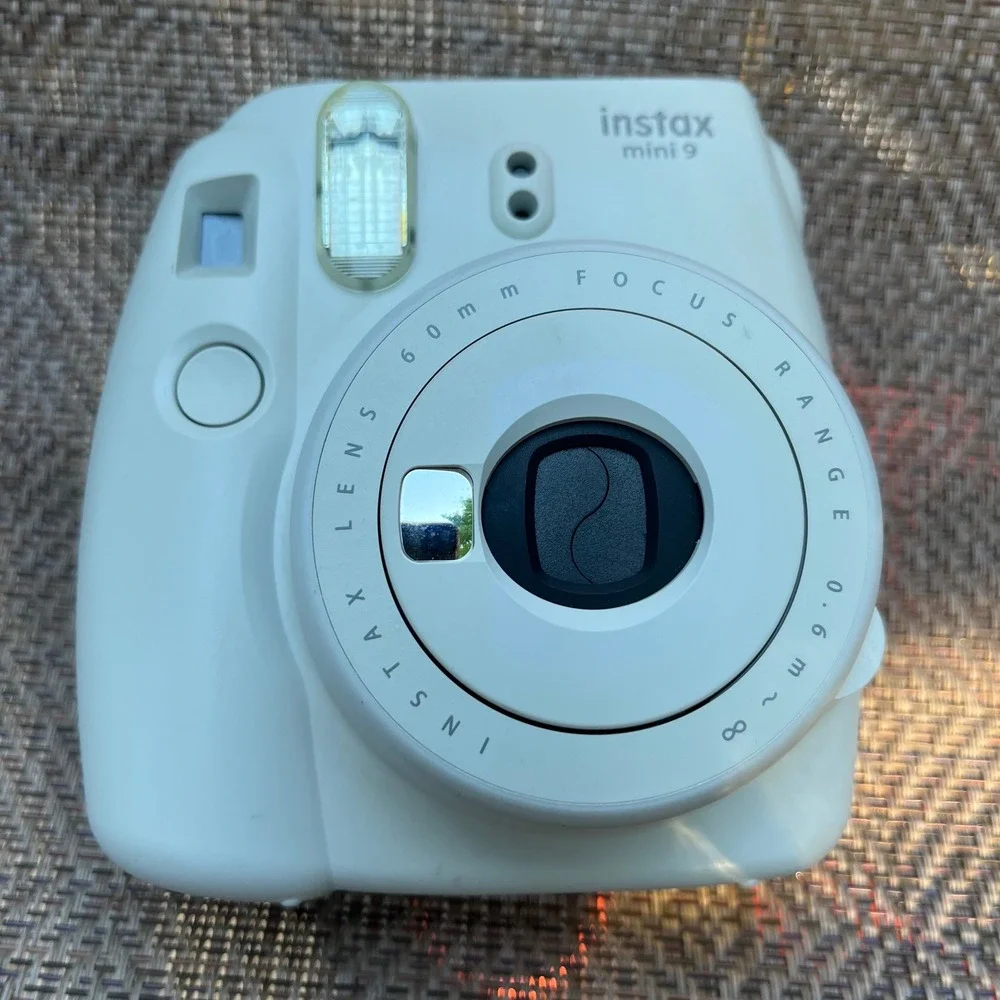 Fujifilm Instax Mini 9 Instant Film Camera Smokey White with Selfie Mirror